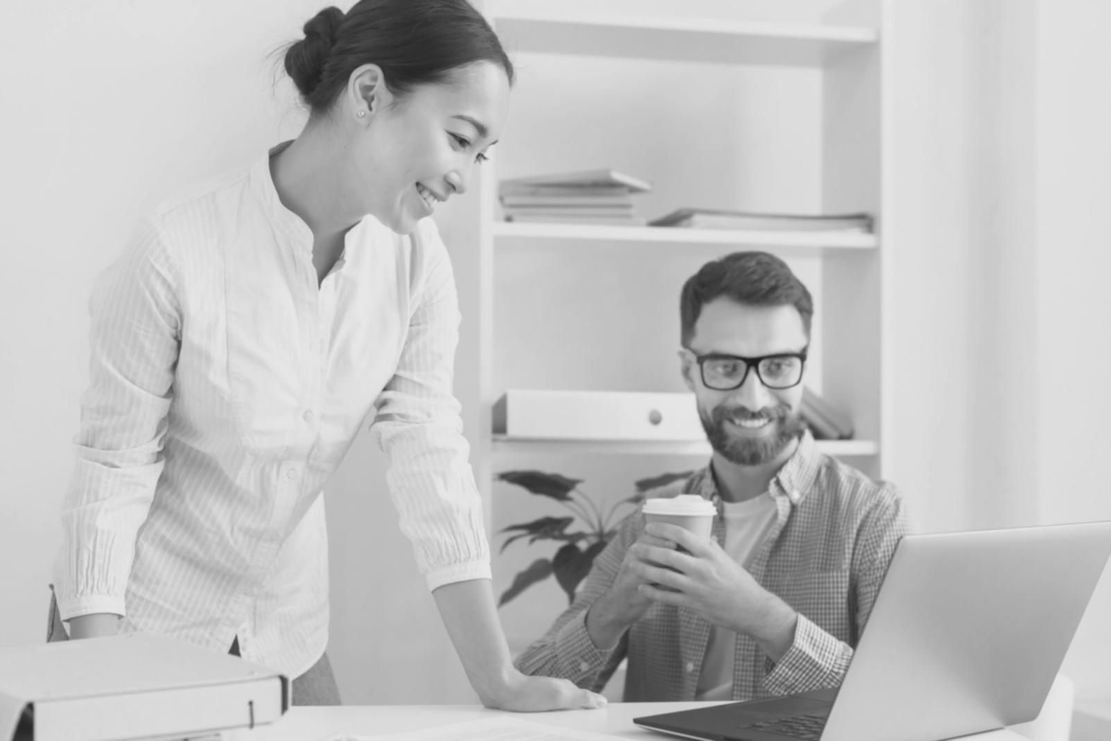 Espacio de trabajo moderno para desarrollo de ideas empresariales